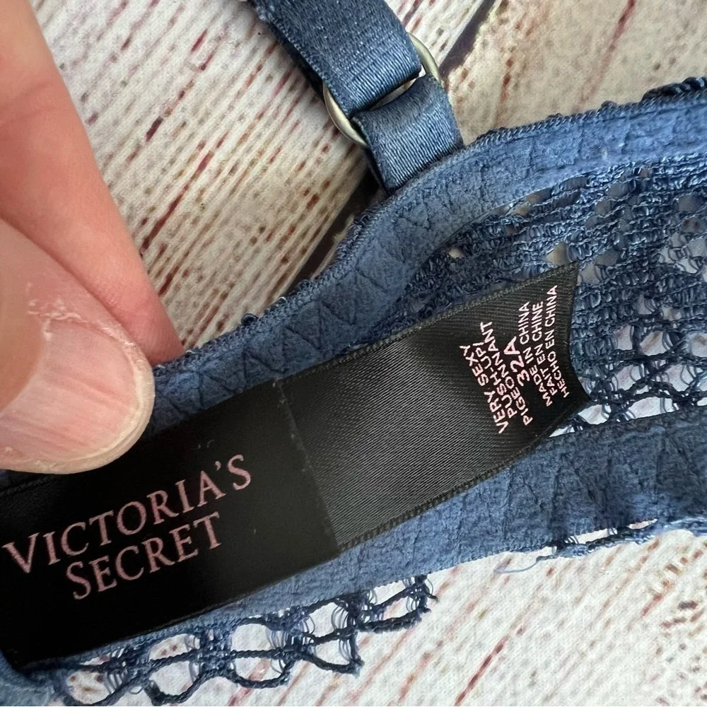 Victoria’s Secret Very Sexy Push Up Bra 32A
